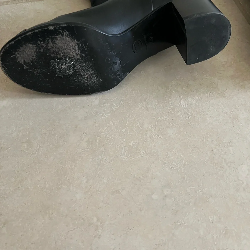 CHANEL Black Leather Heeled Boots - Picture 10 of 13
